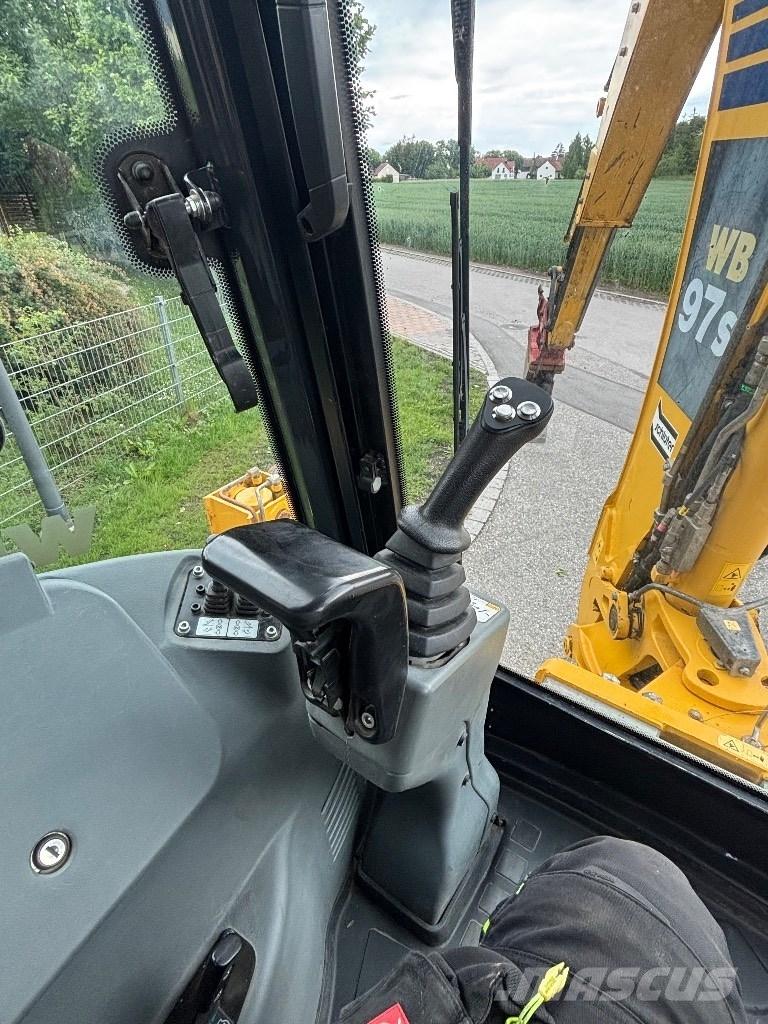 Komatsu WB 97 S لوادر ذات جرافات عكسية