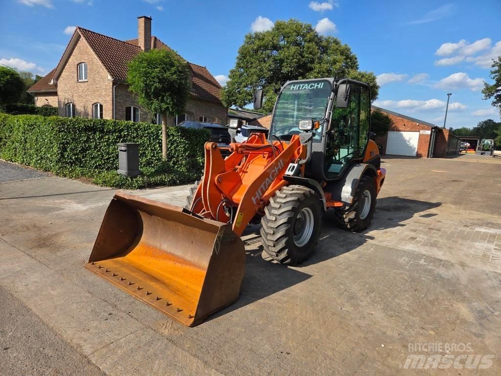 Hitachi ZW 75 لوادر بعجل