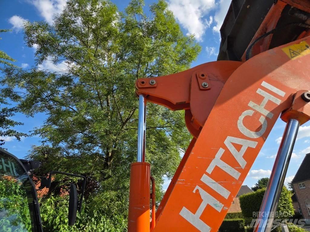 Hitachi ZW 75 لوادر بعجل
