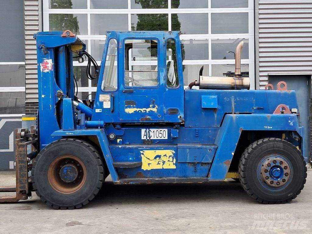 Svetruck 10.60-32 شاحنات الديزل
