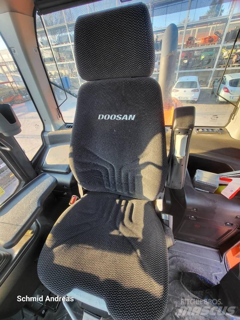 Doosan DL 200-5 لوادر بعجل