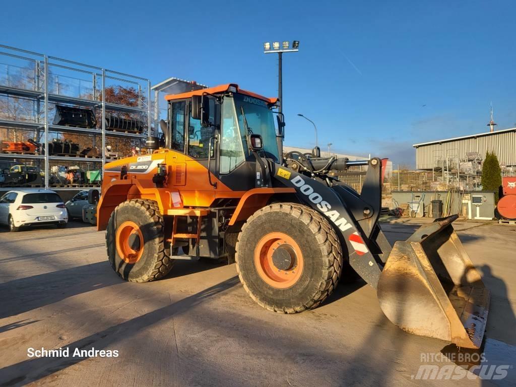 Doosan DL 200-5 لوادر بعجل
