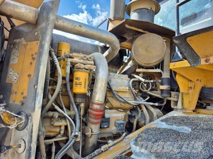 CAT 966G-2 لوادر بعجل