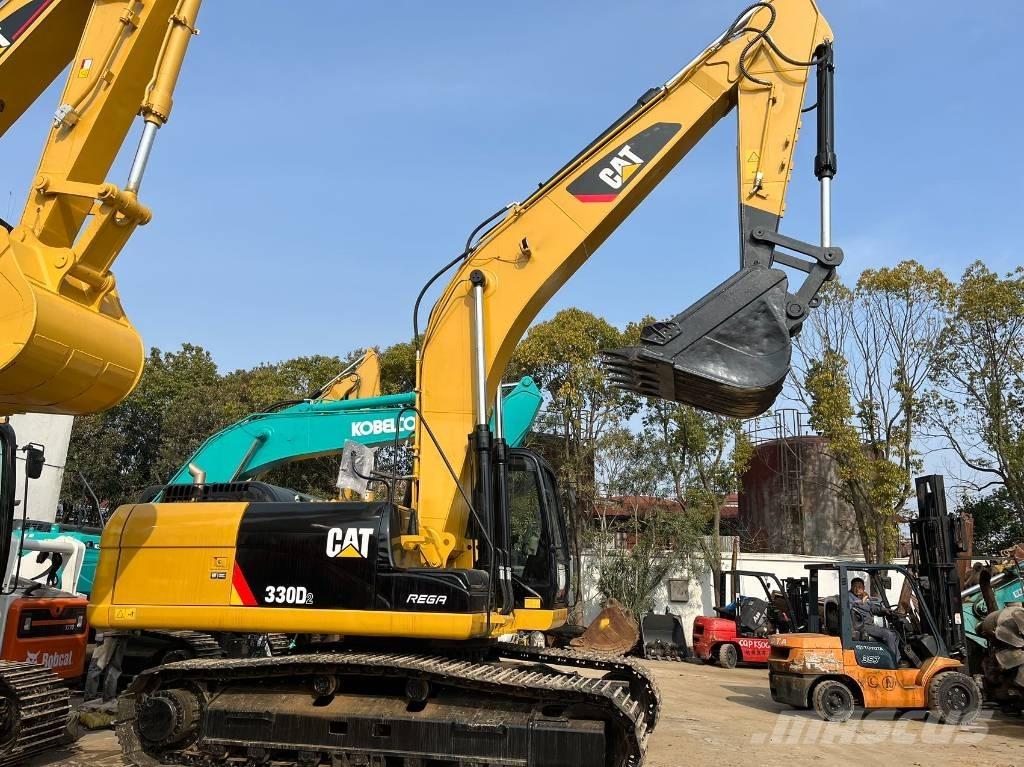 CAT 330 D حفارات زحافة