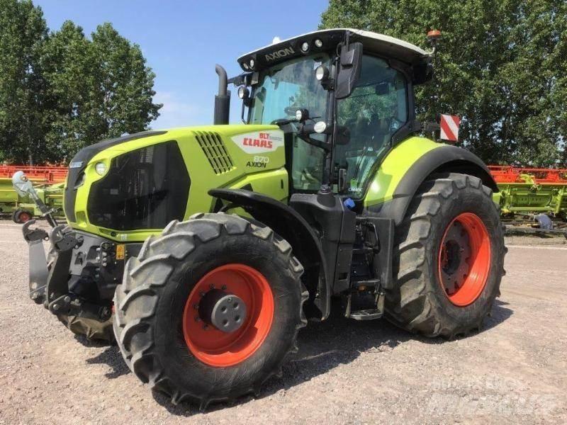CLAAS AXION 870 الجرارات