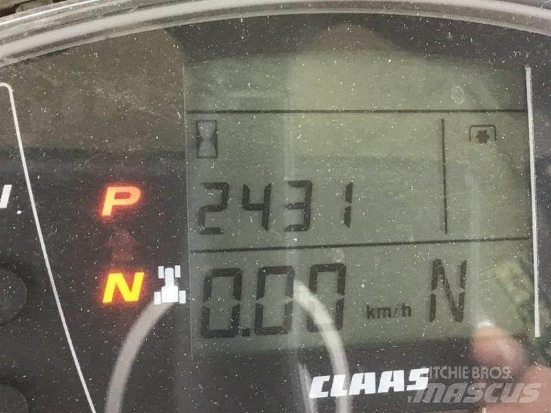 CLAAS AXION 870 الجرارات
