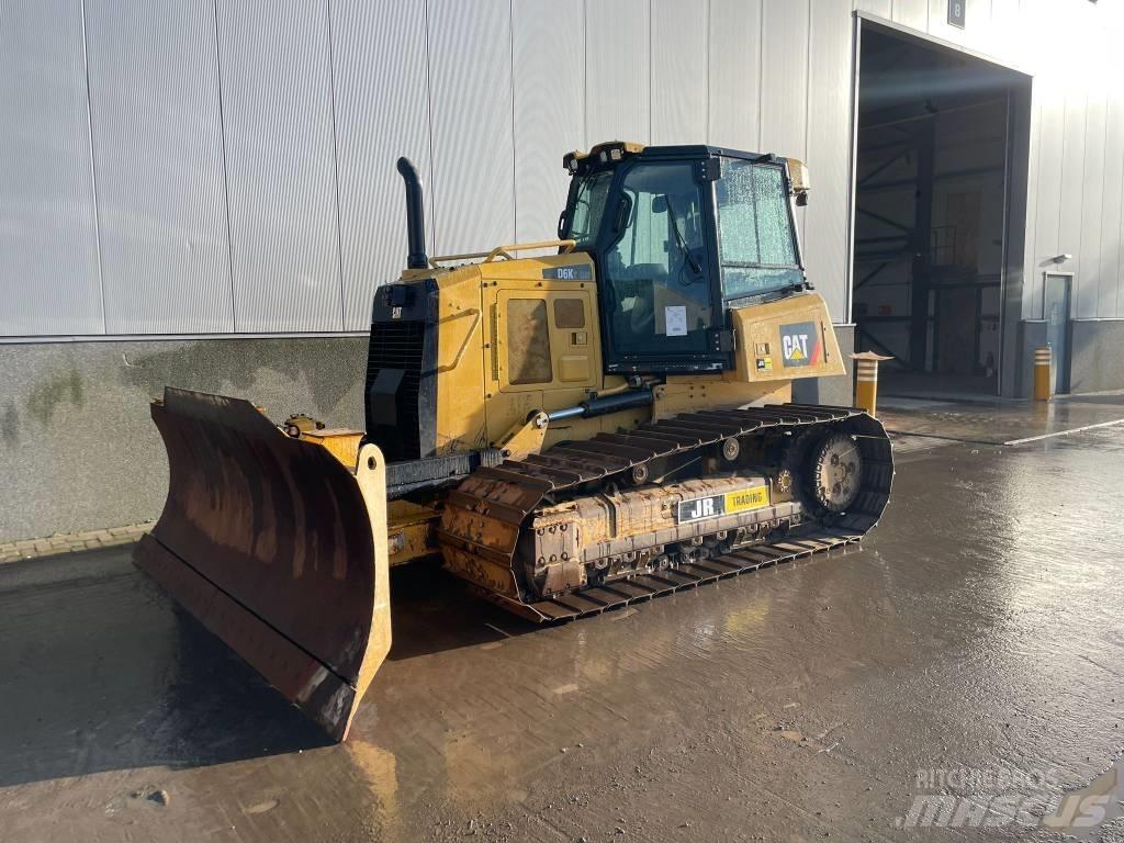 CAT D 6 K 2 LGP بلدوزرات مجنزرة