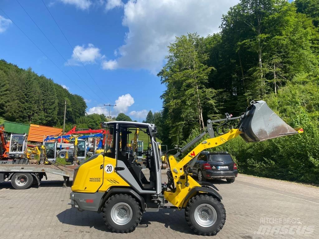 Wacker Neuson WL 28 لوادر بعجل