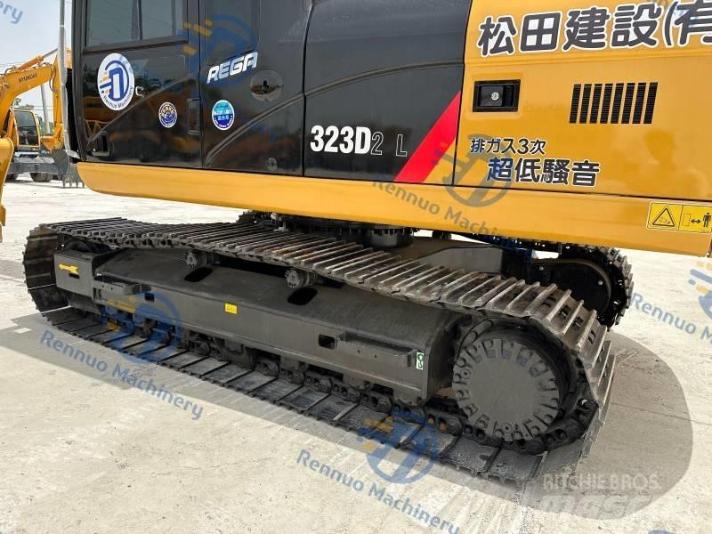 CAT CAT323D2L حفارات زحافة
