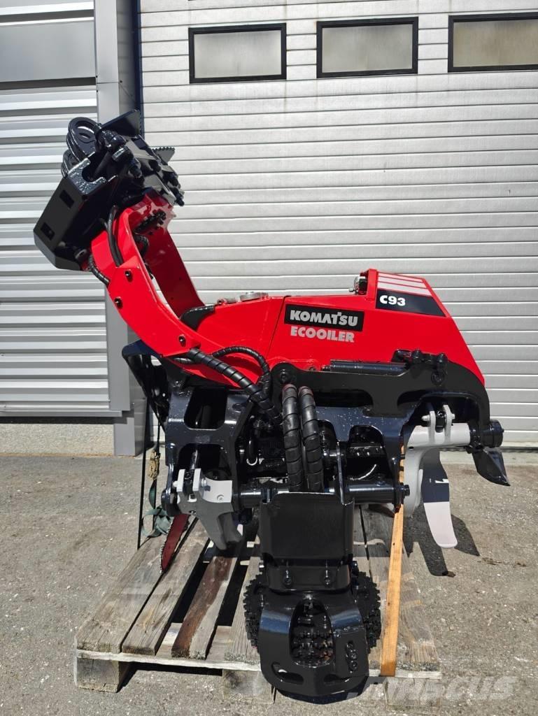 Komatsu C 93 رؤوس حصادات