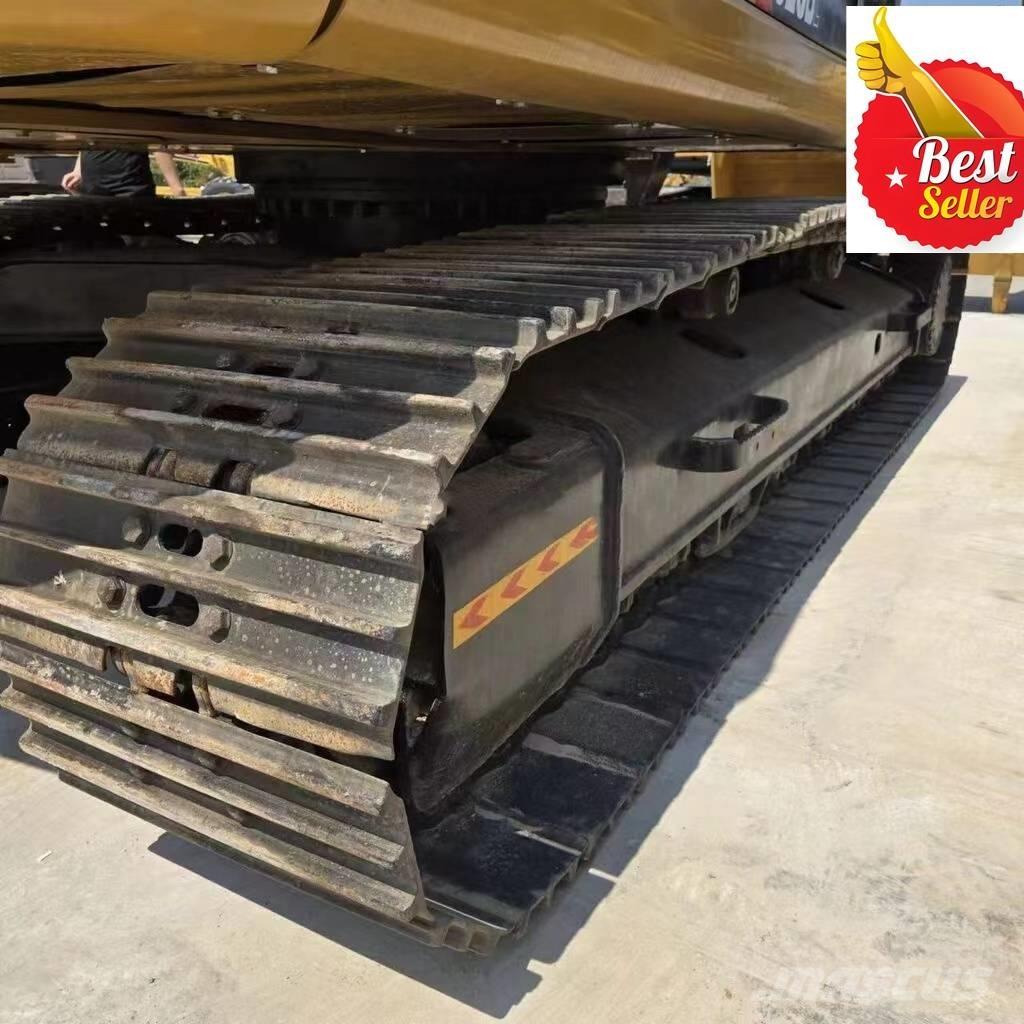 CAT 323 D L حفارات زحافة