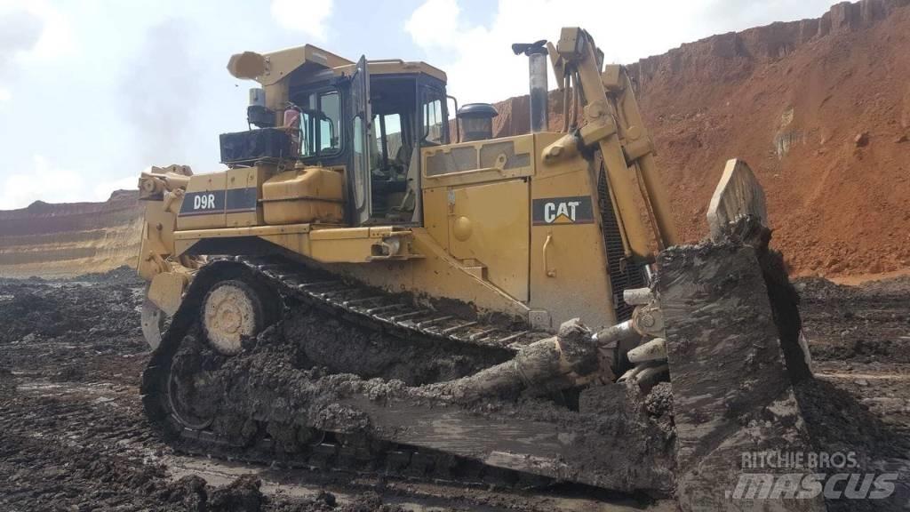 CAT D 9 R بلدوزرات مجنزرة