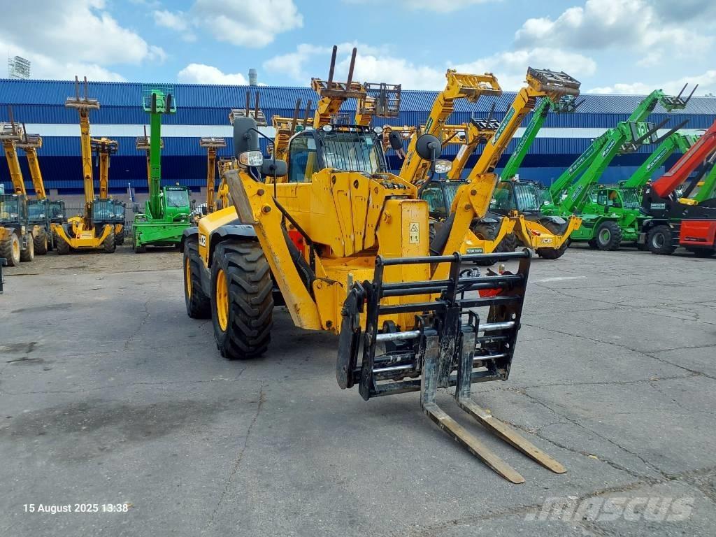 JCB 540-200 مناولات متداخلة