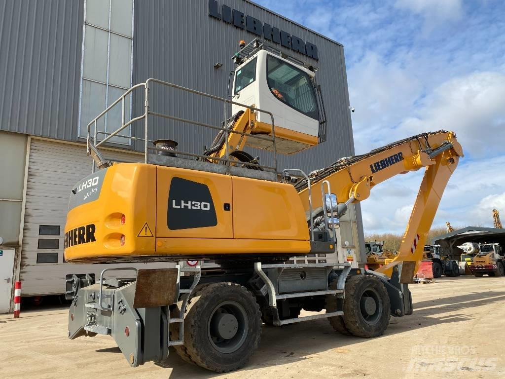 Liebherr LH 30 M مناولات المخلفات / مناولات صناعية