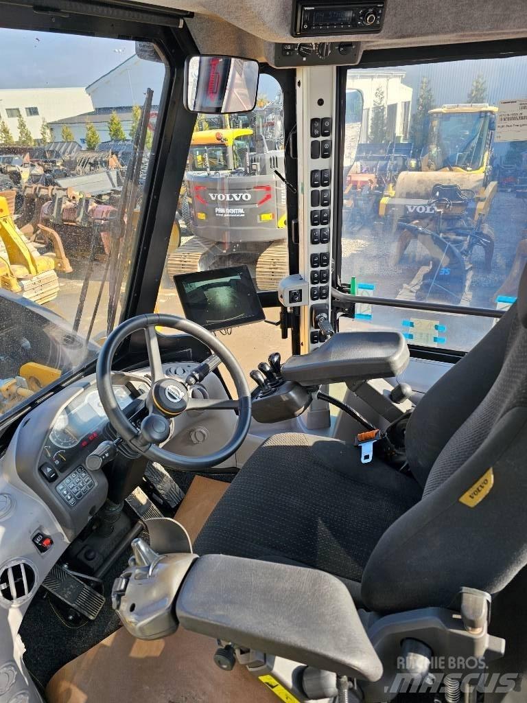 Volvo L260H لوادر بعجل