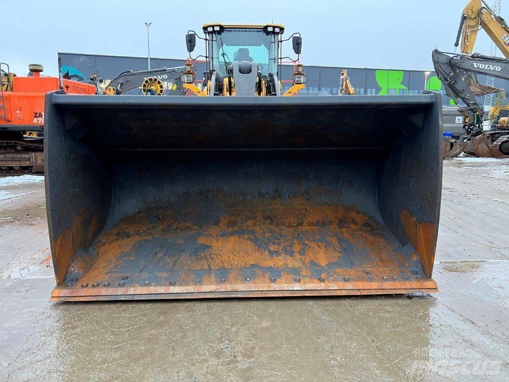 Volvo L260H لوادر بعجل