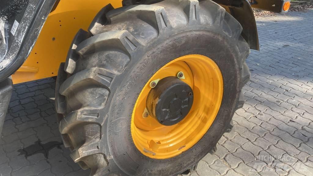 JCB 535 V 125 مناولات متداخلة