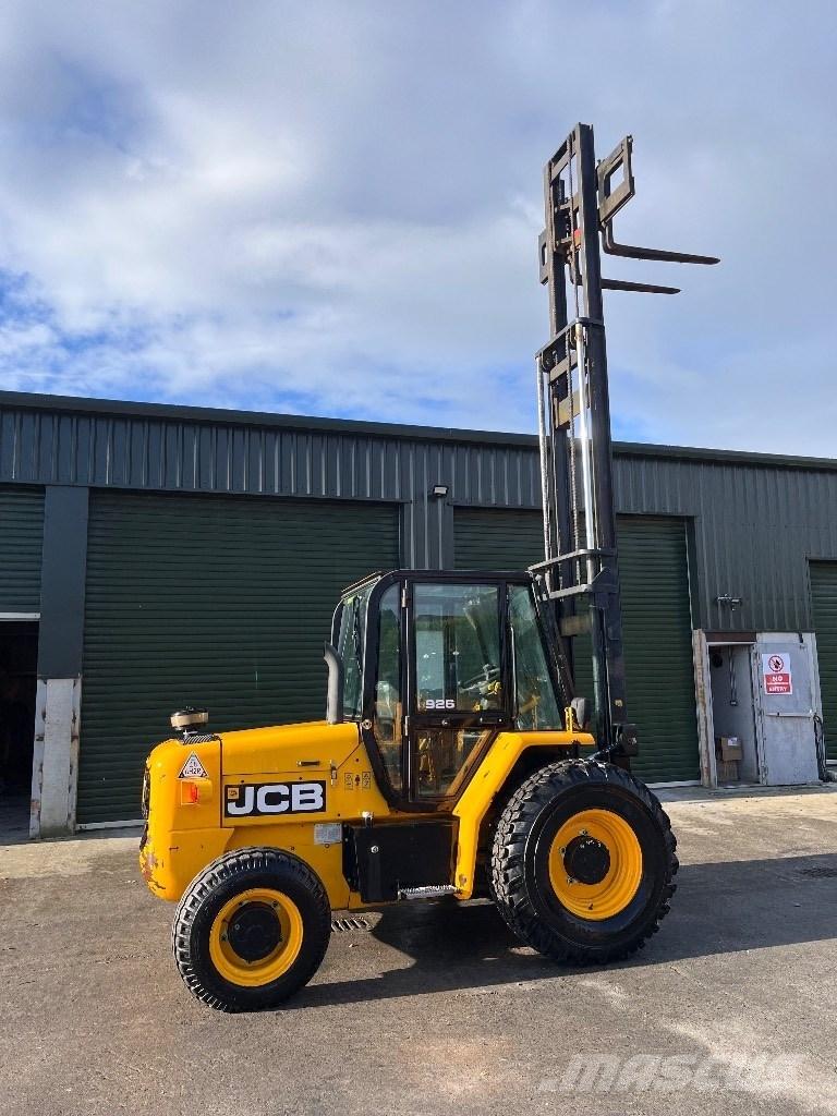 JCB 926 RTFL شاحنات الطرق الوعرة