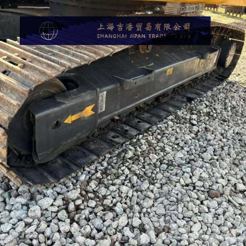 Komatsu PC 200-8 حفارات زحافة