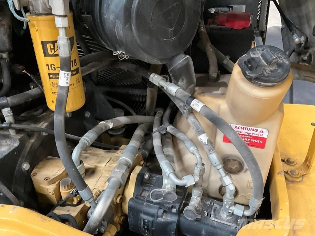 CAT 908 H لوادر بعجل