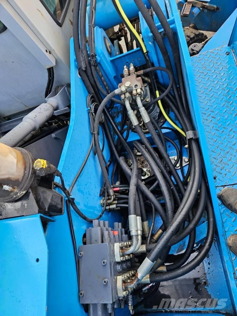 Fuchs MHL 320 D مناولات المخلفات / مناولات صناعية