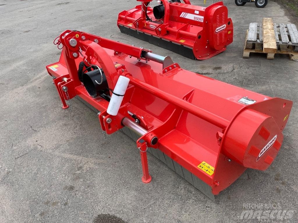 Maschio Tigre 300 جزازات وأغطية المراعي