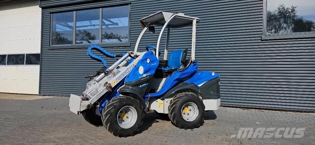 Multione SL840 DT لوادر صغيرة