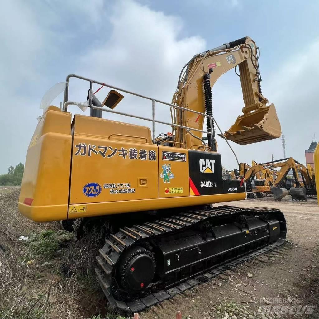 CAT 349 حفارات زحافة