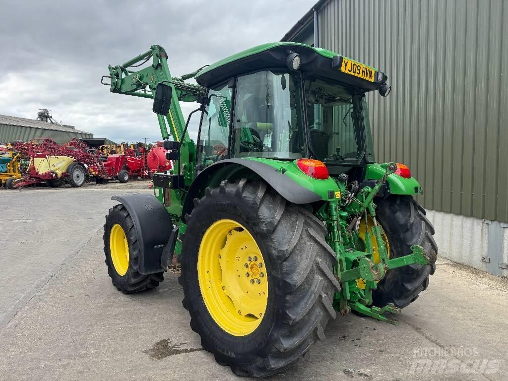 John Deere 5100 R الجرارات
