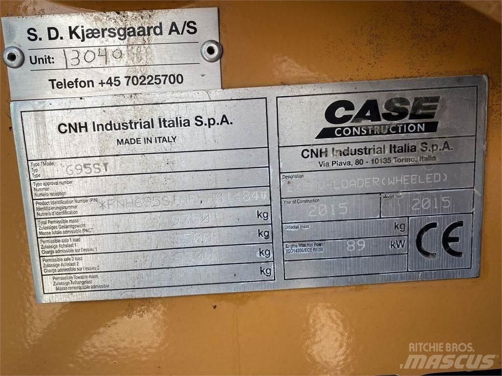 CASE 695 ST لوادر ذات جرافات عكسية