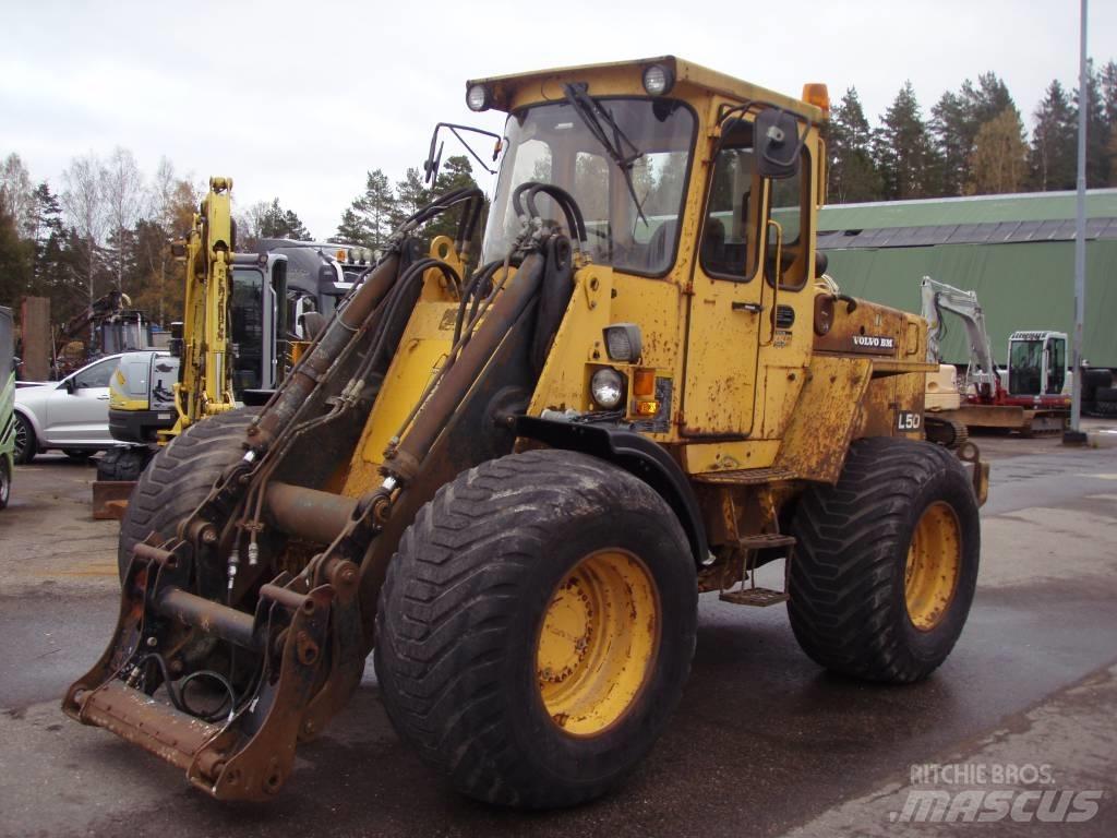 Volvo BM L 50 لوادر بعجل
