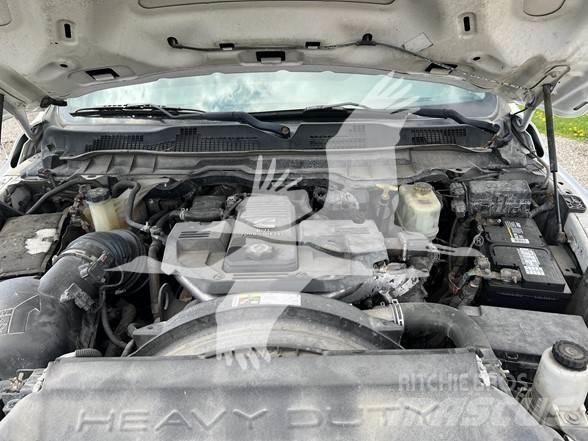 RAM 5500 SLT شاحنات مسطحة/مفصلية الجوانب