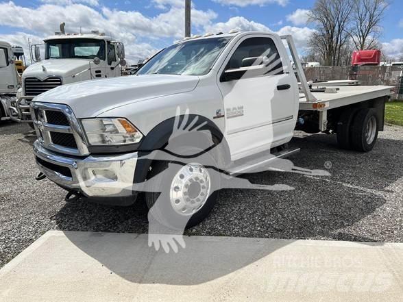 RAM 5500 SLT شاحنات مسطحة/مفصلية الجوانب