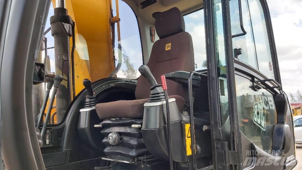 JCB JS 130 LC حفارات زحافة