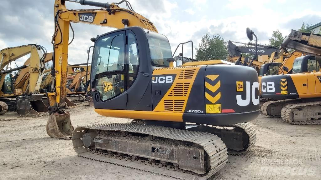JCB JS 130 LC حفارات زحافة