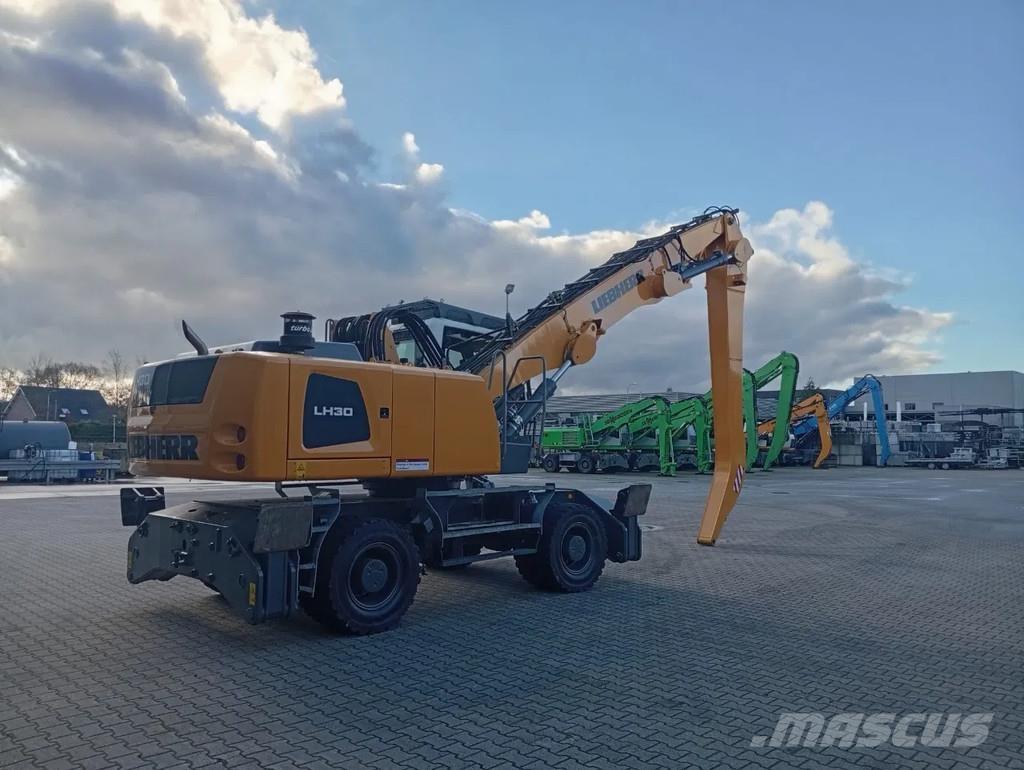 Liebherr LH30 مناولات المخلفات / مناولات صناعية