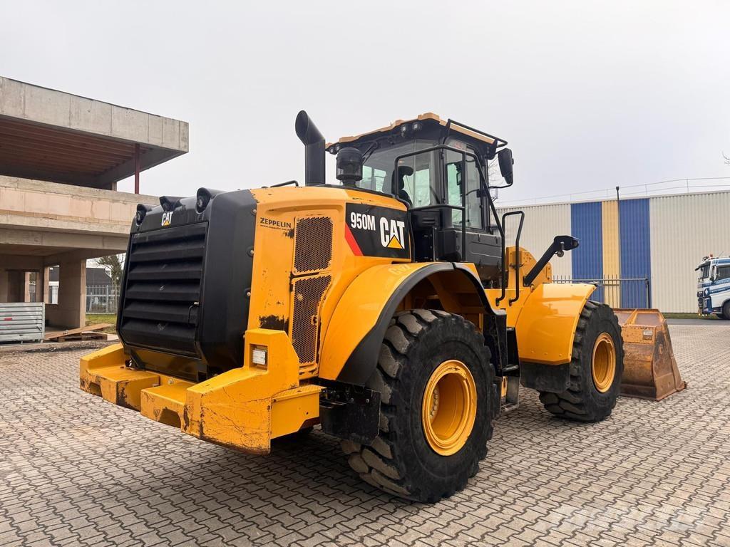 CAT 950M NVT لوادر بعجل