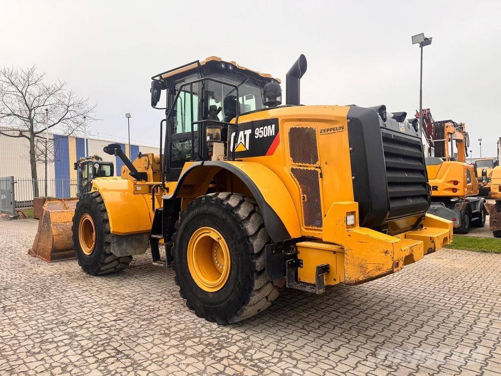 CAT 950M NVT لوادر بعجل