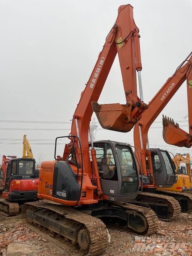 Hitachi ZX 135US حفارات وسط 7 طن - 12 طن