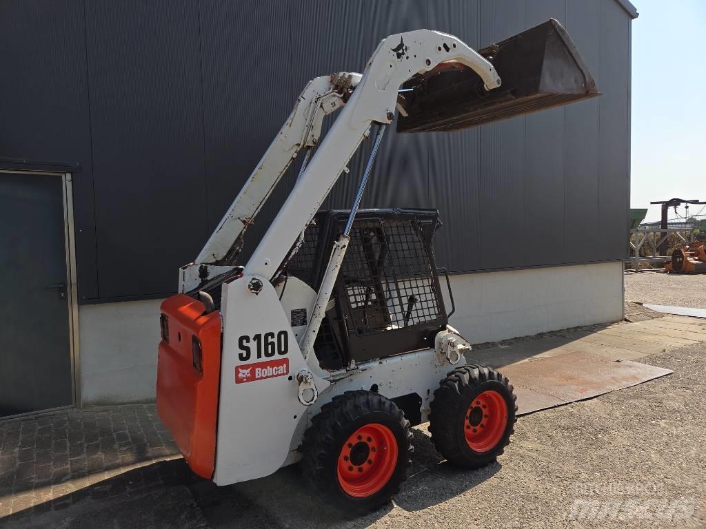 Bobcat S 160 لوادر انزلاقية التوجيه
