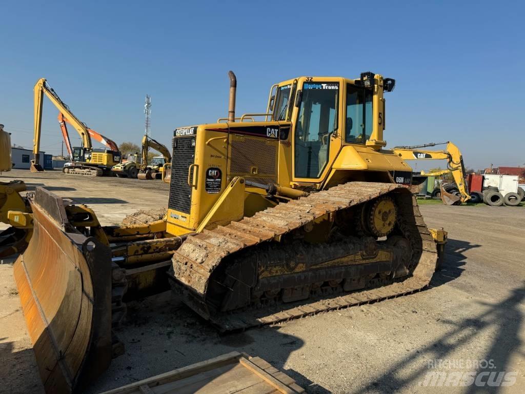 CAT D 6 N LGP بلدوزرات مجنزرة