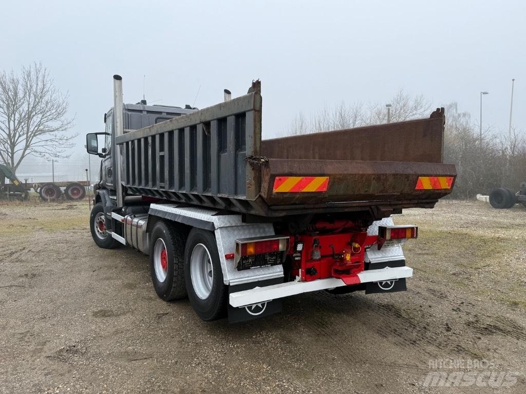 Scania T 144-530 شاحنات قلابة