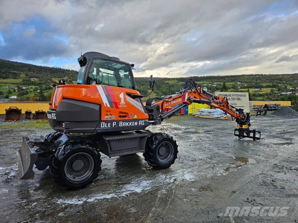 Hitachi ZX 95 W-7 حفارات بعجل