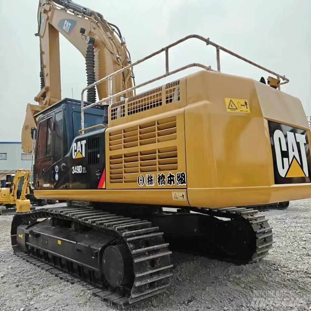 CAT 349D2 حفارات زحافة