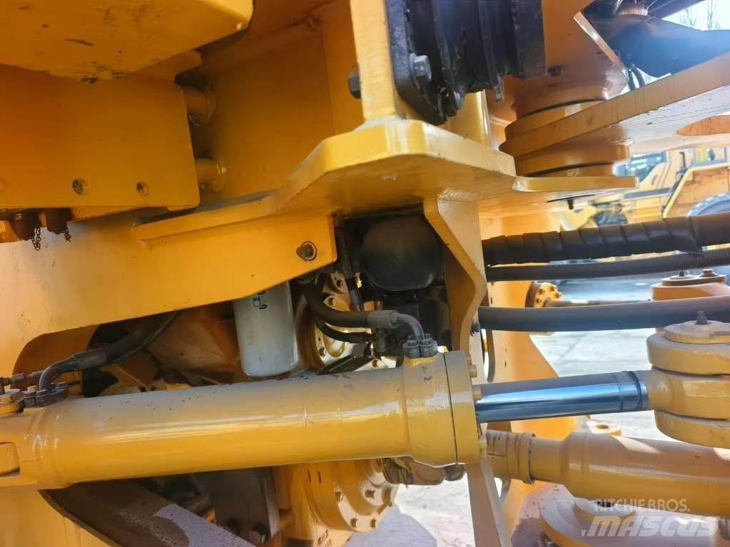 Volvo L 180 F لوادر بعجل
