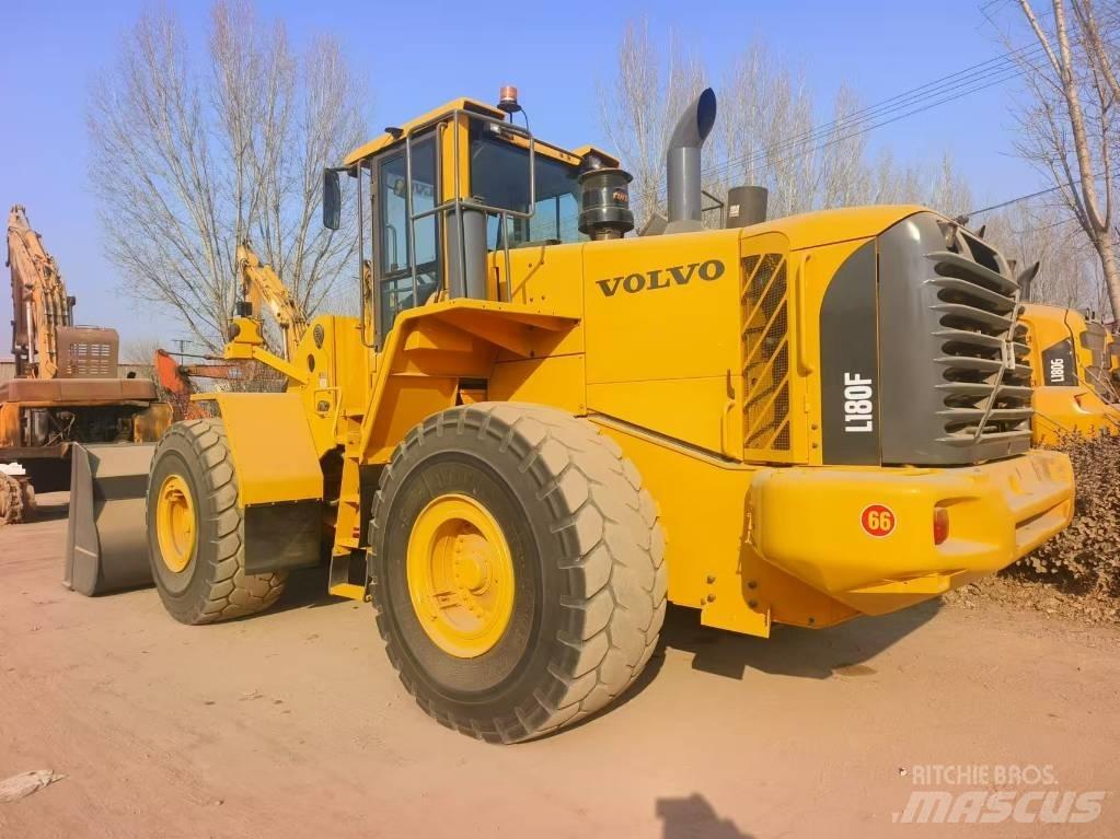 Volvo L 180 F لوادر بعجل