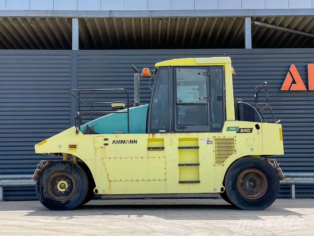 Ammann AP 240 مداحل ذات إطارات هوائية