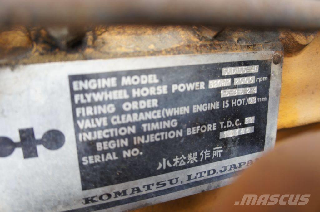 Komatsu D 155 A-1 بلدوزرات مجنزرة