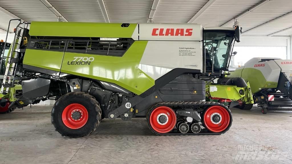 CLAAS LEXION 7700 TT حصادات