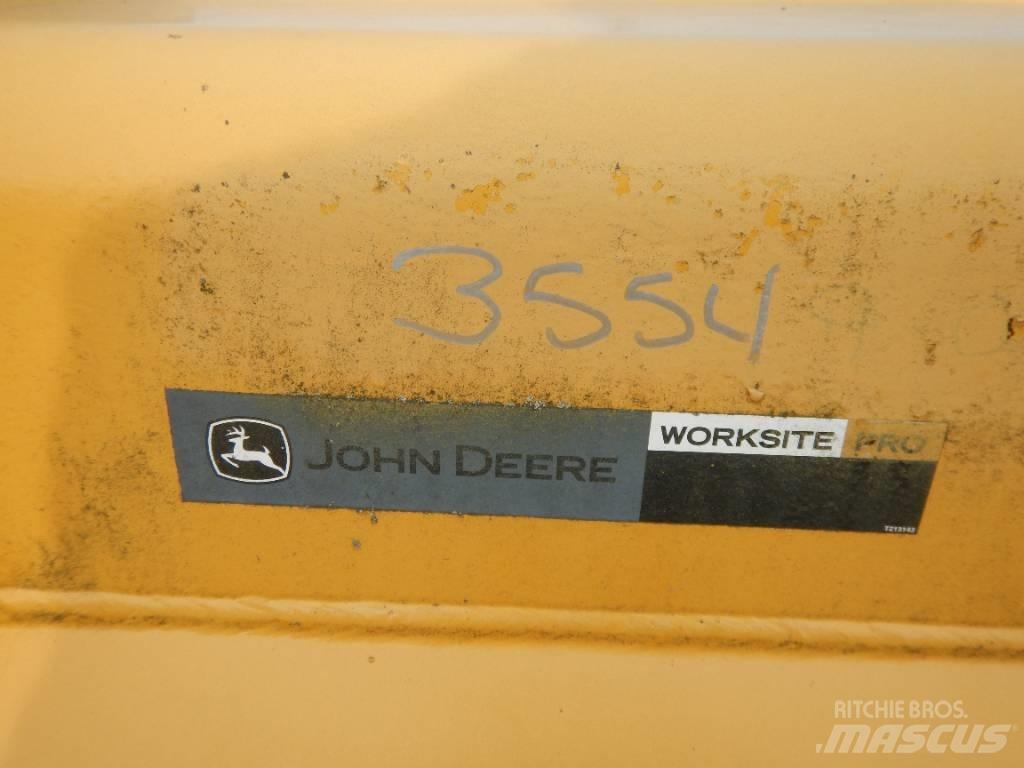 John Deere AT340424 دلاء